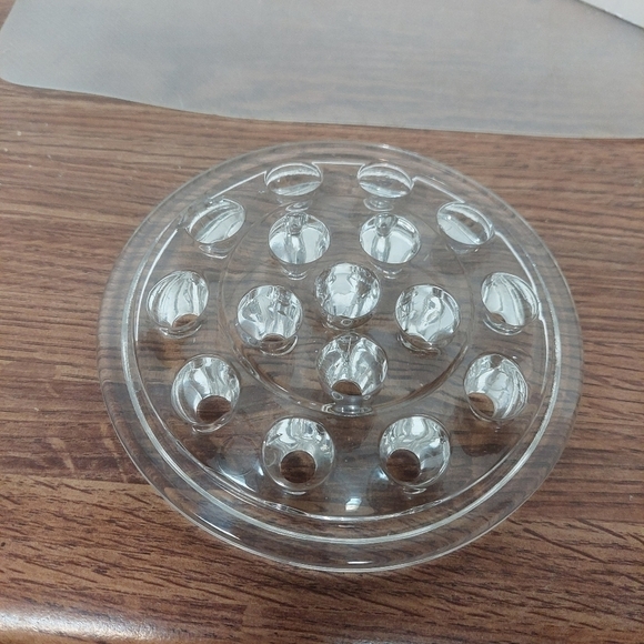 Vintage* 16-Hole Floral Glass Frog - Picture 2 of 5